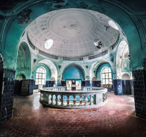 Мъжкия басейн. Банля, банята в Банкя.